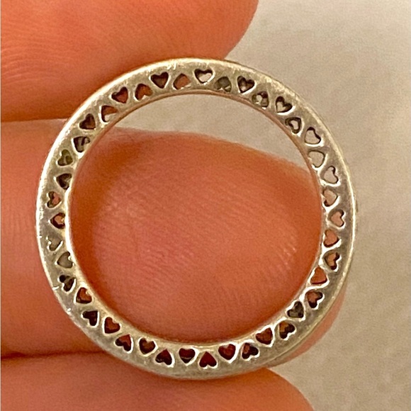 🌸Elegant Pandora Silver Band ring with Clear Stones 🌸 - Picture 3 of 7